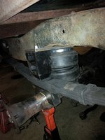 SPRING TO AXLE BRACKET, BUMP STOP AND AIR SPRING.jpg